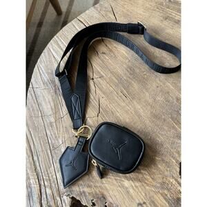 Nike Air Jordan Convertible Trophy Lanyard Black Gold